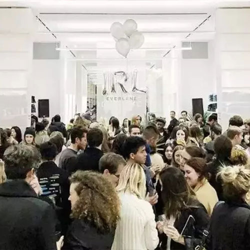 Zara算什么！这家服装店公开成本售卖还被抢断货