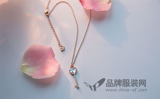这个七夕 SWAROVSK施华洛世奇为你画上爱情圆环
