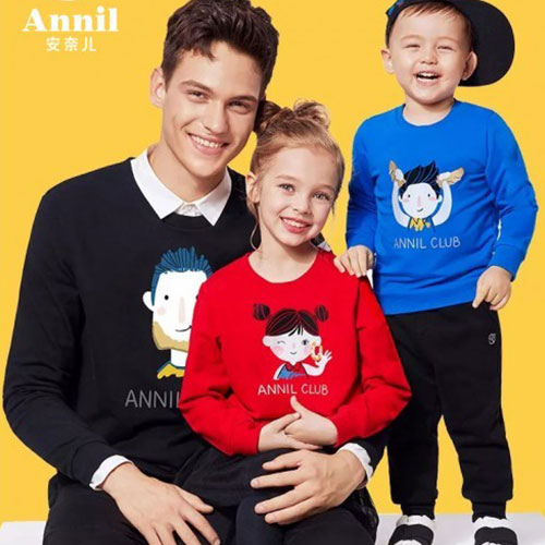 安奈儿童装穿搭实录，引领初秋卫衣时尚