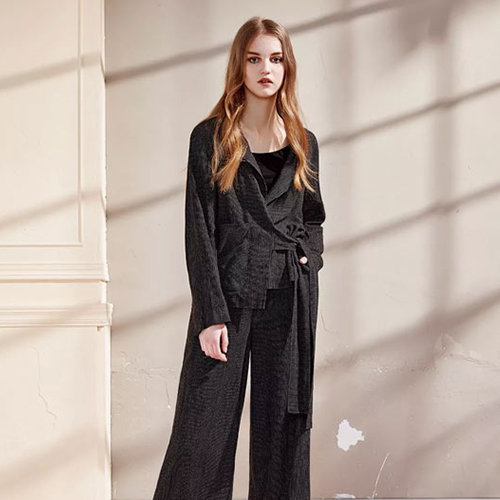 VISVIOCO唯弋女装 黑色从未失色