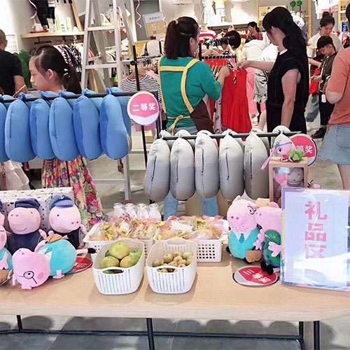 祝贺重庆解放碑贝贝依依童装品牌国庆即将开业