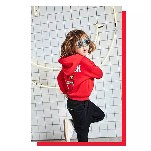 酷小孩的彩色卫衣，活力气息UP！