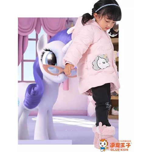 你买的冬装藏了本童话，迪士尼都没有这种操作！