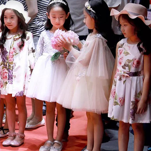 2019《由心出发》安娜&艾伦春夏服饰时尚盛典 2019《由心出发》安娜&艾伦春夏服饰时尚盛典