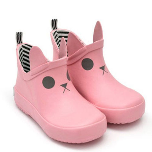 小孩鞋码尺码对照表 内长13.5CM适合多大的小孩穿 小孩鞋码尺码对照表 内长13.5CM适合多大的小孩穿