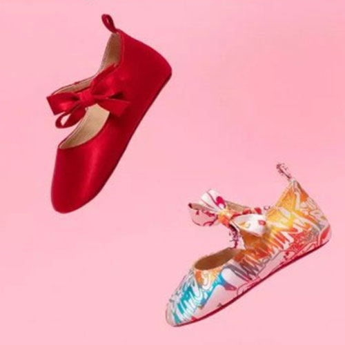 Christian Louboutin推出婴儿鞋胶囊系列 全球限量600双 Christian Louboutin推出婴儿鞋胶囊系列 全球限量600双