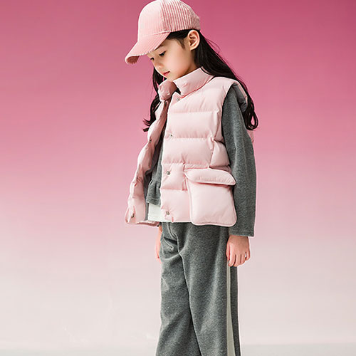 优露童装爱你所爱，让孩子爱心满满