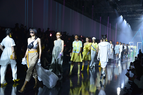 2019伊纳芙夏季新品首映秀,追寻焕然一新的精致自我 2019伊纳芙夏季新品首映秀,追寻焕然一新的精致自我