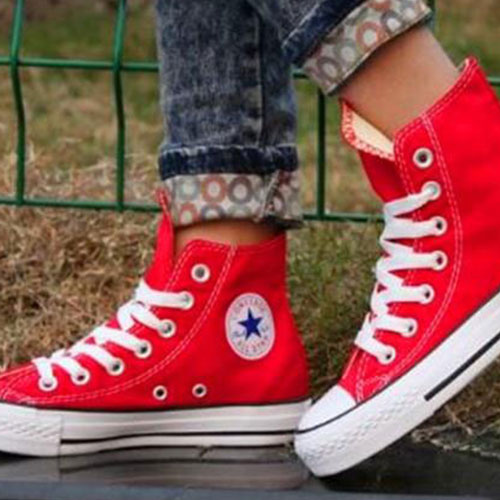 拼多多上只卖45元的匡威帆布鞋 究竟是哪里来的 拼多多上只卖45元的匡威帆布鞋 究竟是哪里来的