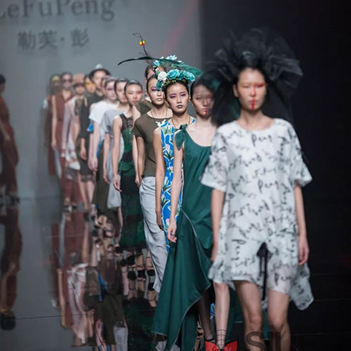 三天吸引了5万多人的原创设计时装周即将开幕