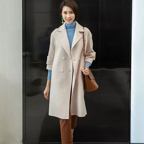 大衣+毛衣，如何搭配才能穿出极简的高级感？