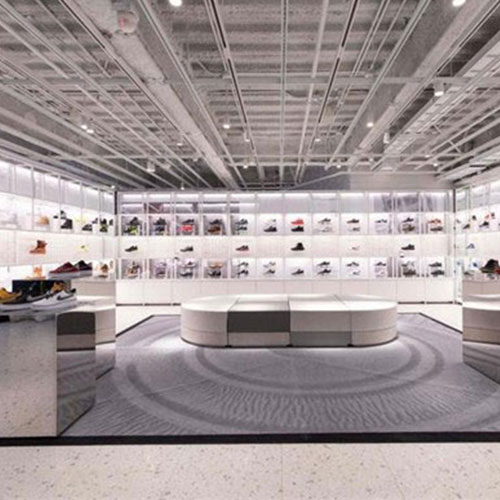 售业凋零 Nike 和李维斯却新开了奢华概念店
