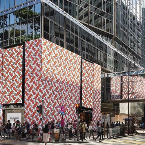 “中档”的尴尬?今年5个奢侈时尚品牌传被收购