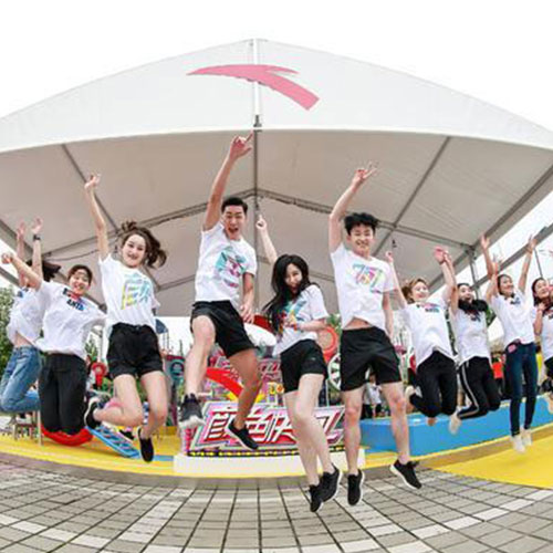 半年营收超百亿 安踏靠什么做到“永不止步”?