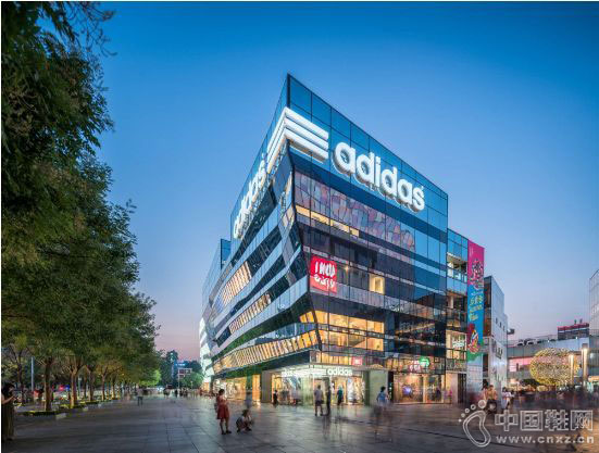 这些火遍全球的国际潮牌 中国首家旗舰店都开在三里屯