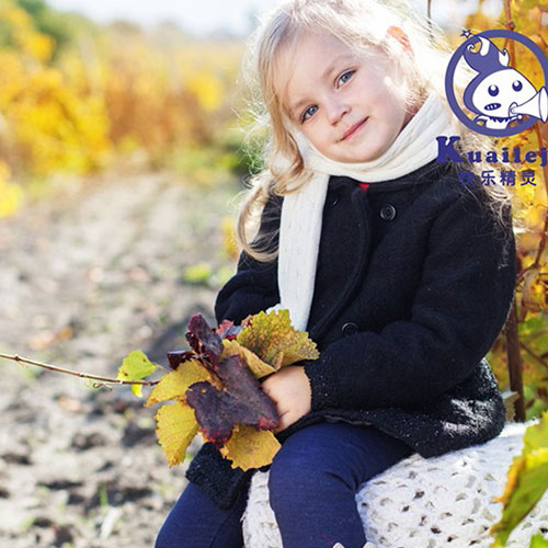 快乐精灵童装：高品质高追求加盟创业致富好伙伴