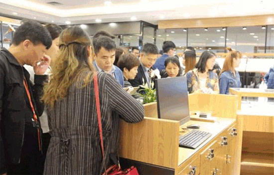 职场打拼 商海浮沉 怎能没有一套适合自已的黄金战衣?