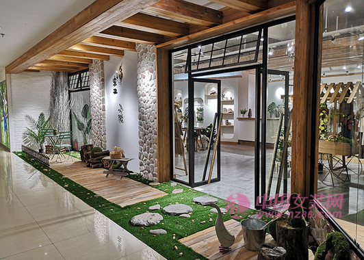 2019年最适合加盟的十大商场女装品牌(图3)