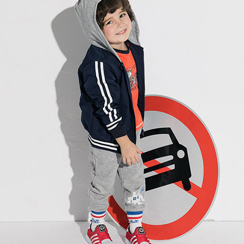 小猪班纳“轻鞋誌”亲子专卖店为何值得加盟投资? 小猪班纳“轻鞋誌”亲子专卖店为何值得加盟投资?