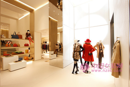 2018年中国十大一线女装品牌介绍(图2) 2018年中国十大一线女装品牌介绍(图2)