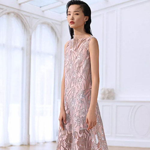 在冬日里，编织关于春季的浪漫 | 依丁可唯