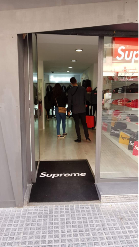 意大利的这款潮牌Supreme Italia 在中国彻底火了