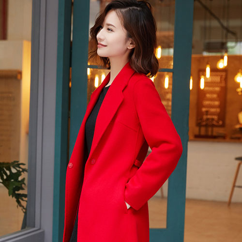 冬日大衣穿什么颜色好看 经典故事女装大衣怎么样