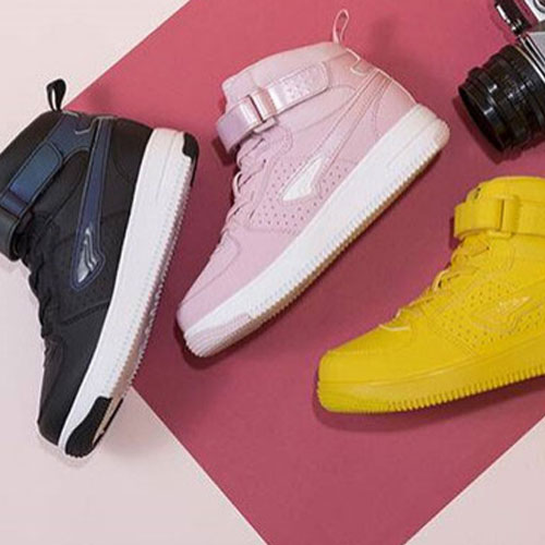 明星育儿经起争议 你会给孩子穿二手儿童鞋吗? 明星育儿经起争议 你会给孩子穿二手儿童鞋吗?