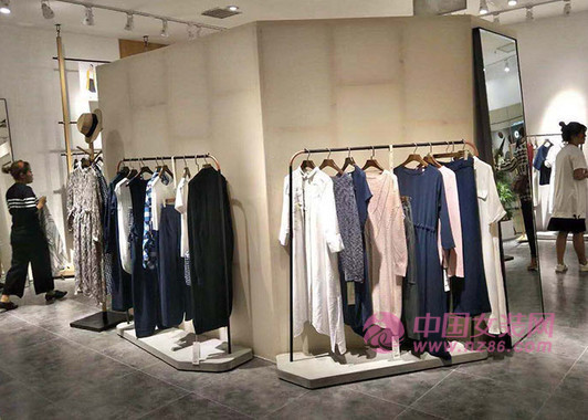 2019年服装加盟店拿货需要注意避开哪些陷阱?(图1) 2019年服装加盟店拿货需要注意避开哪些陷阱?(图1)