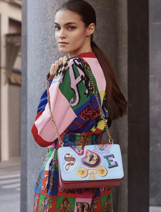 Versace 2019度假系列 | 摇曳浪漫春日风情