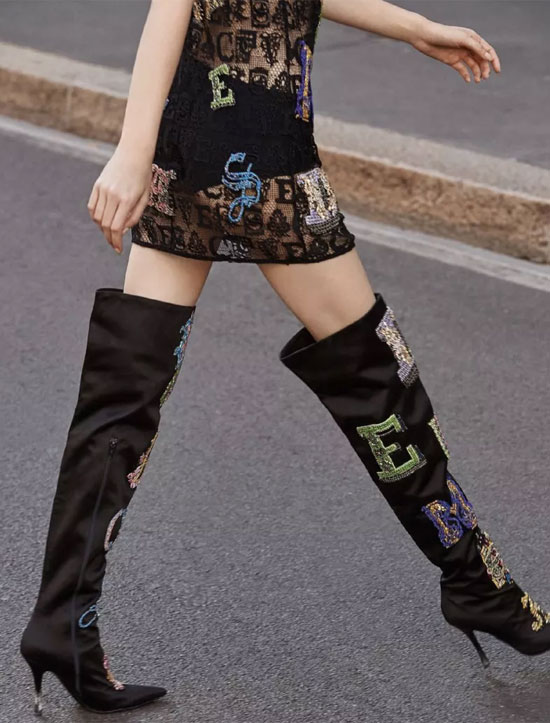 Versace 2019度假系列 | 摇曳浪漫春日风情