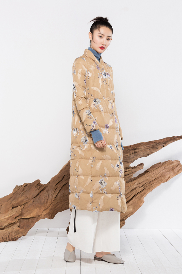 晒谷场气质羽绒服凸显你的文艺范儿
