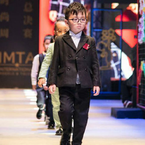 T100KIDS 引领亲子潮流新风尚