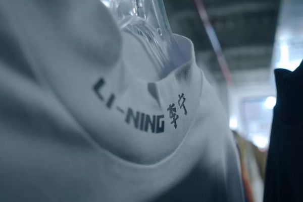 中国李宁今日再次登录纽约时装周 秀场新款抢先看