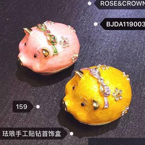 啥是佩奇？掌控小猪，2019能成为精致的猪猪女孩！