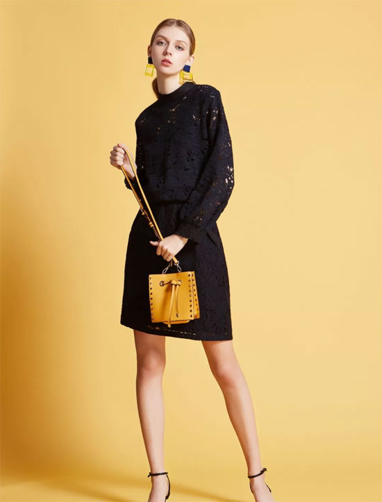 22 OCTOBRE | 竖条纹经久不衰 时尚有型