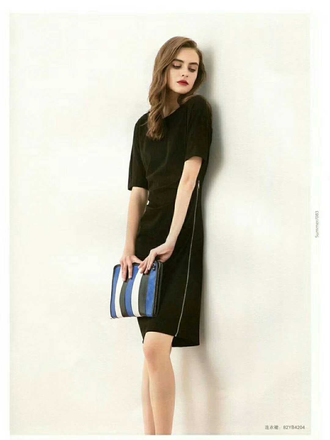 衣佰芬品牌女装2019年带你走上时尚之门