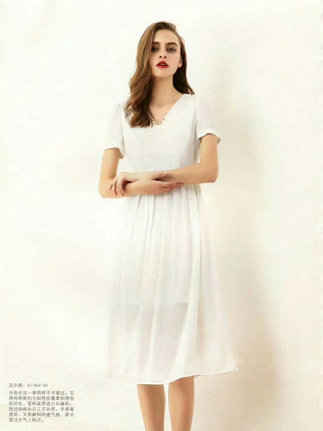 品牌折扣女装 衣佰芬随着时尚之笔撰写都市的气质