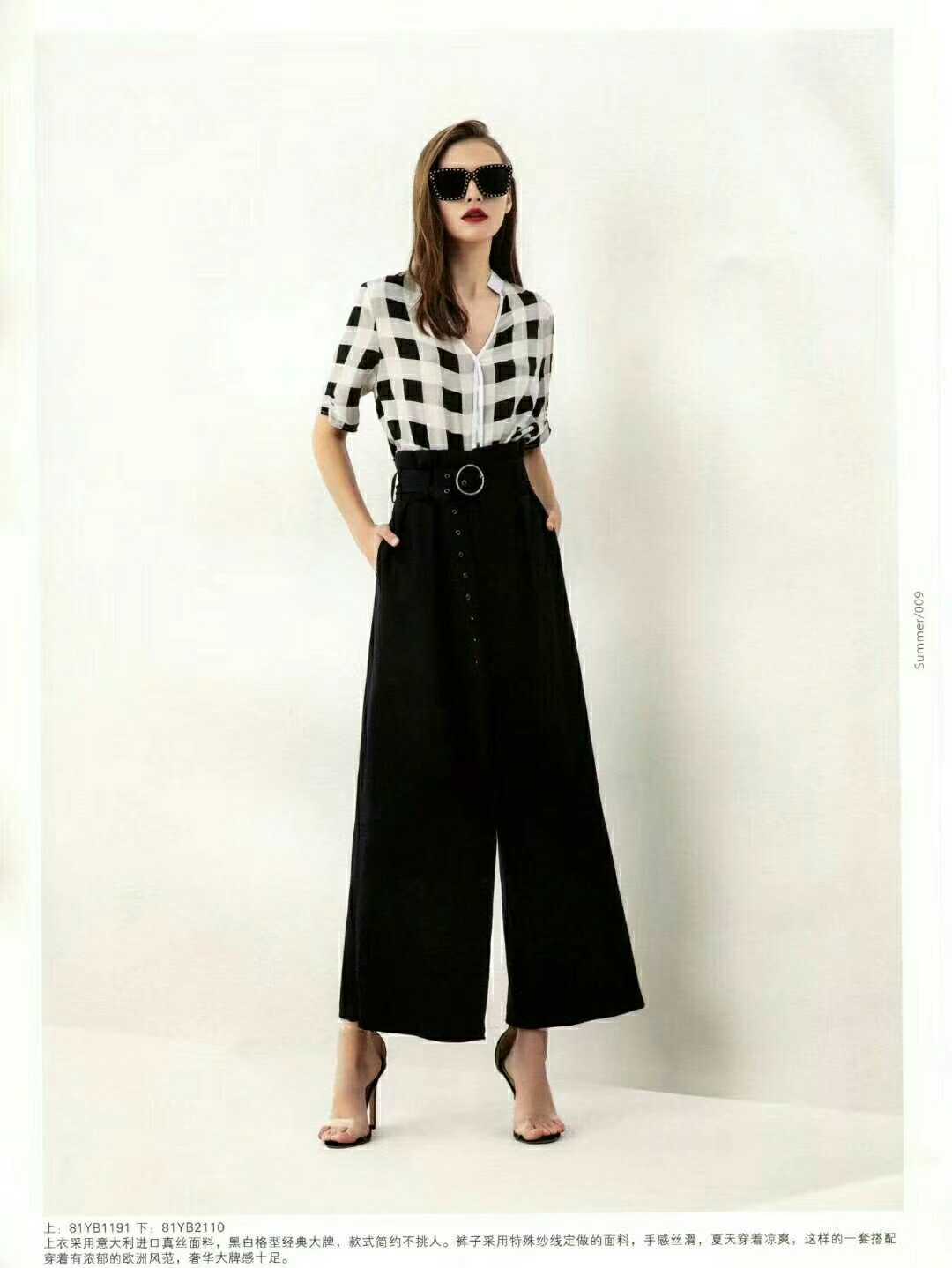 品牌折扣女装 衣佰芬简约穿搭展现个性风范