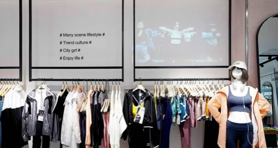 7M女装上海初个DISCO潮流馆开启品牌升级!