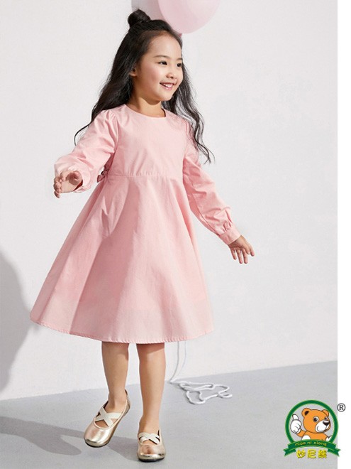 裙装内搭怎么穿?妙尼熊让你超有范!