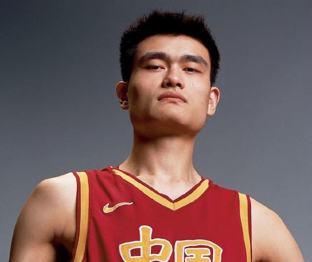 最冷门却最爱！但如果不是莫宁，耐克不会这么顺利得到姚明