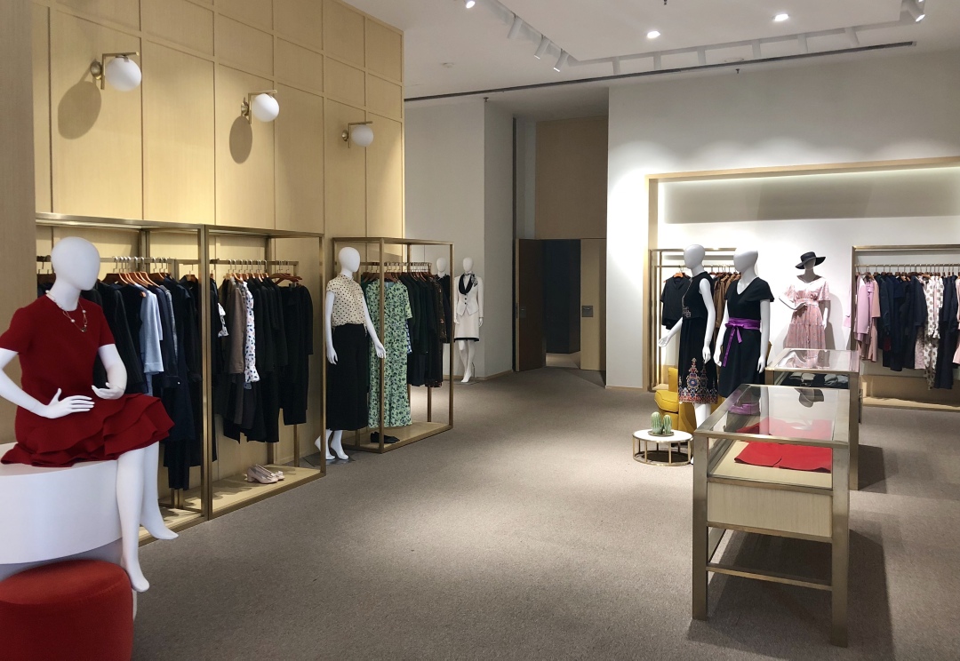 只为你呈现与时俱进的美丽——时尚尽在罗蒙女装