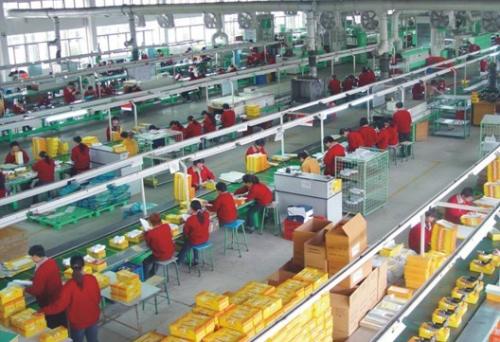 巨一集团荣获 中国皮革行业杰出单位称号