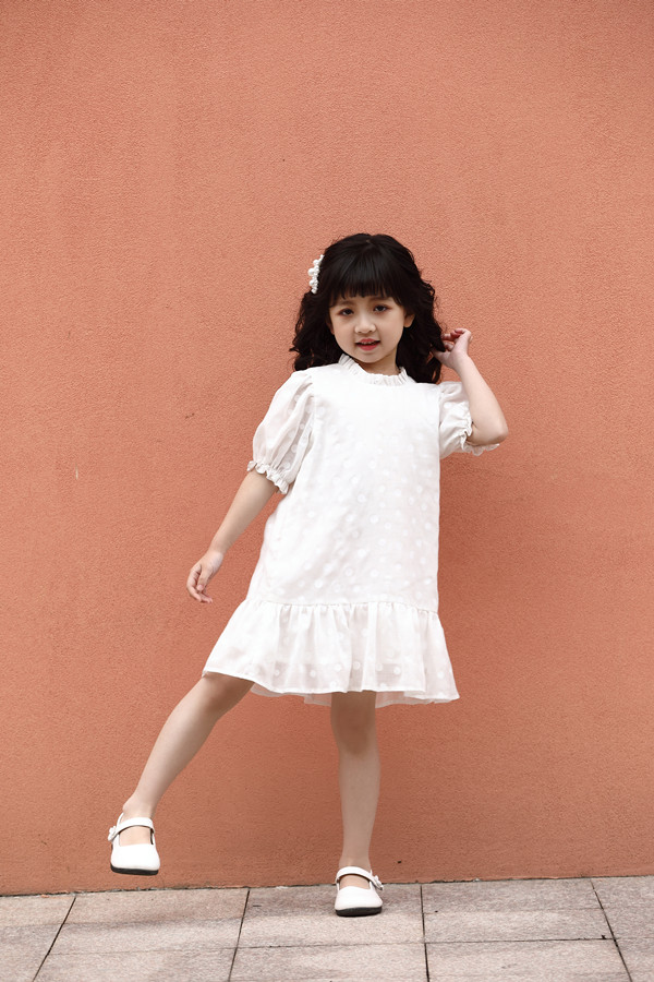 卡米丘为你推荐几款清新有范的日常穿搭~