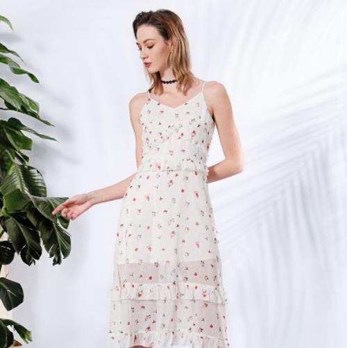 莎斯莱思时尚女装，绝对让你在街头赚足回头率！