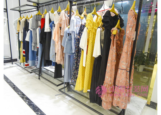 新手去服装批发市场拿货需要注意避免的误区(图2) 新手去服装批发市场拿货需要注意避免的误区(图2)