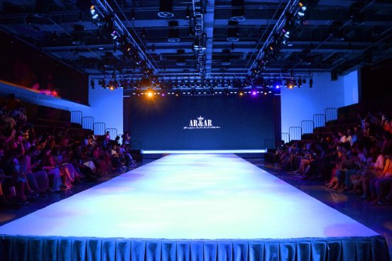 极致搭配，AR&AR打造女性时尚之美