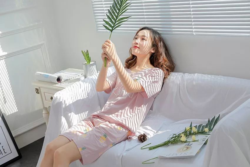 珍妮芬上新 || 初秋里的少女情怀