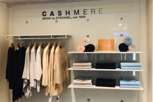 小于50平的女装店,秋冬陈列学她这样做,赚翻!(图2) 小于50平的女装店,秋冬陈列学她这样做,赚翻!(图2)